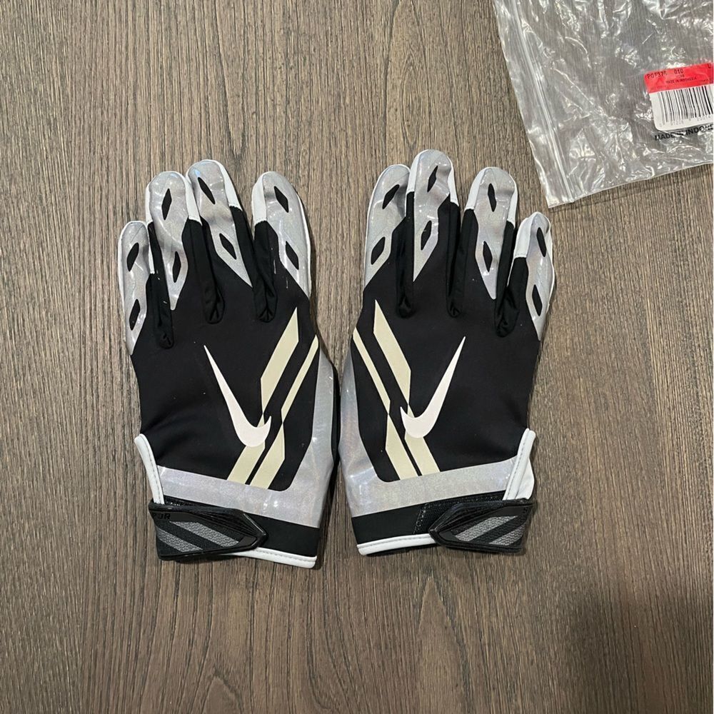NWT Nike Vapor Shield Football Receiver Gloves - Size L
